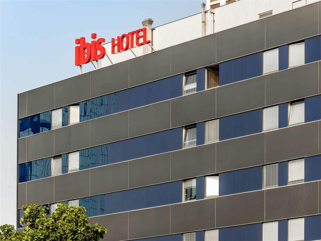 Ibis West Hotell