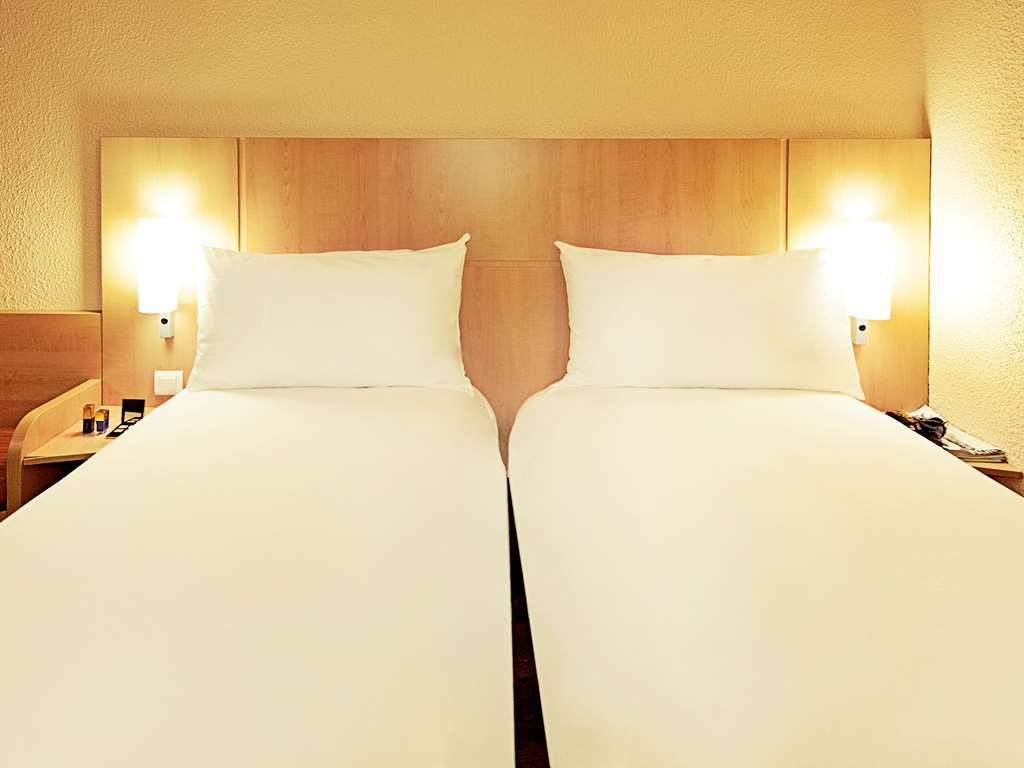 Hotell Ibis West 3*